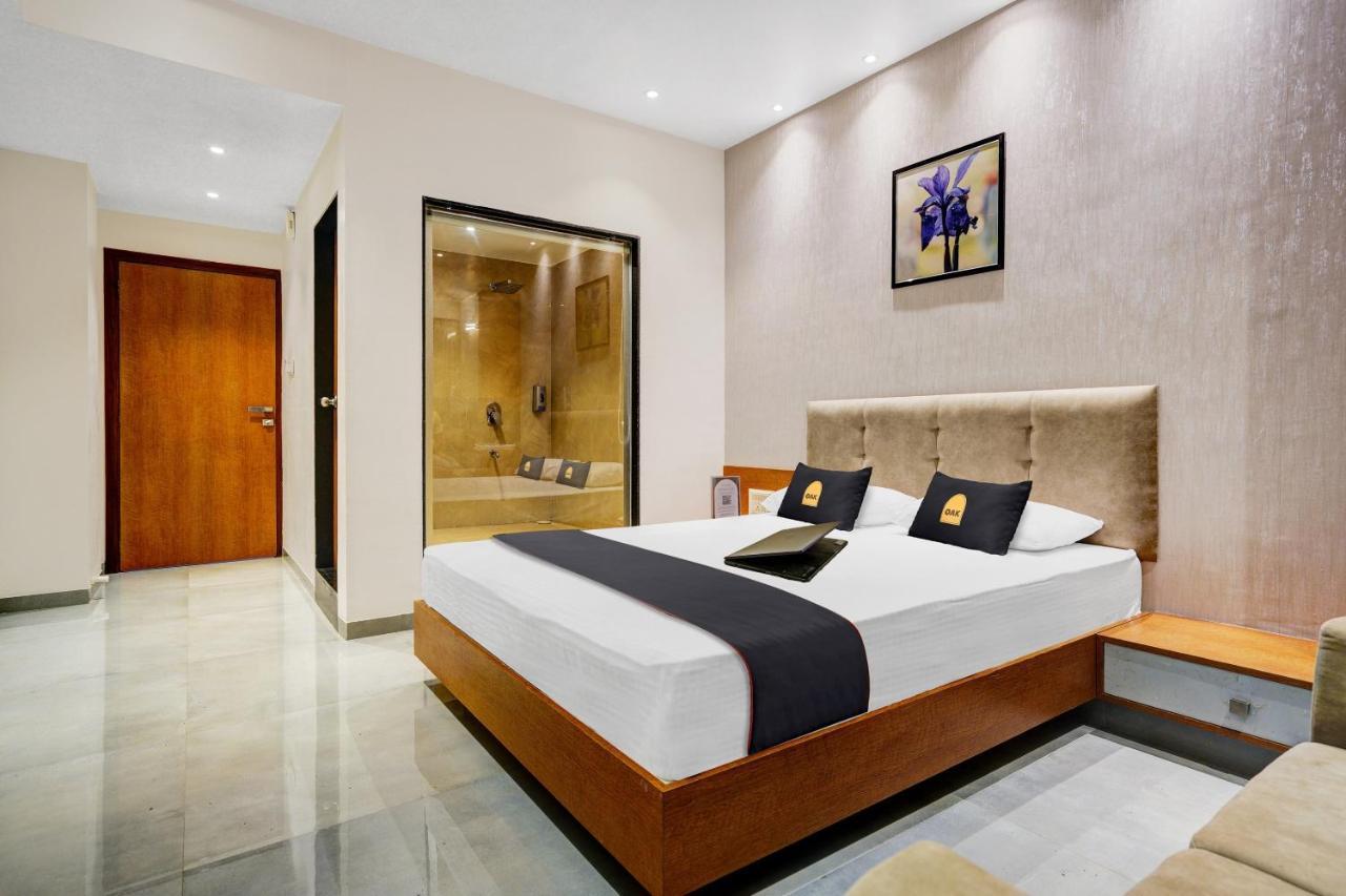 Townhouse Oak Hotel Vaibhav Сурат Екстериор снимка